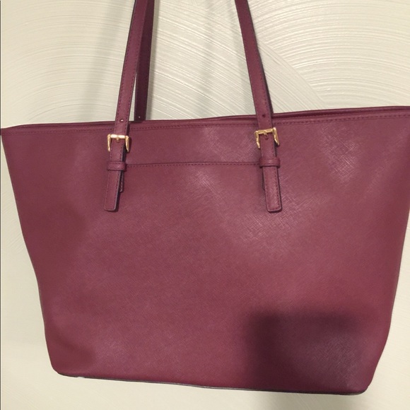 XL Merlot Michael Kors Jet Set Tote - Picture 2 of 4